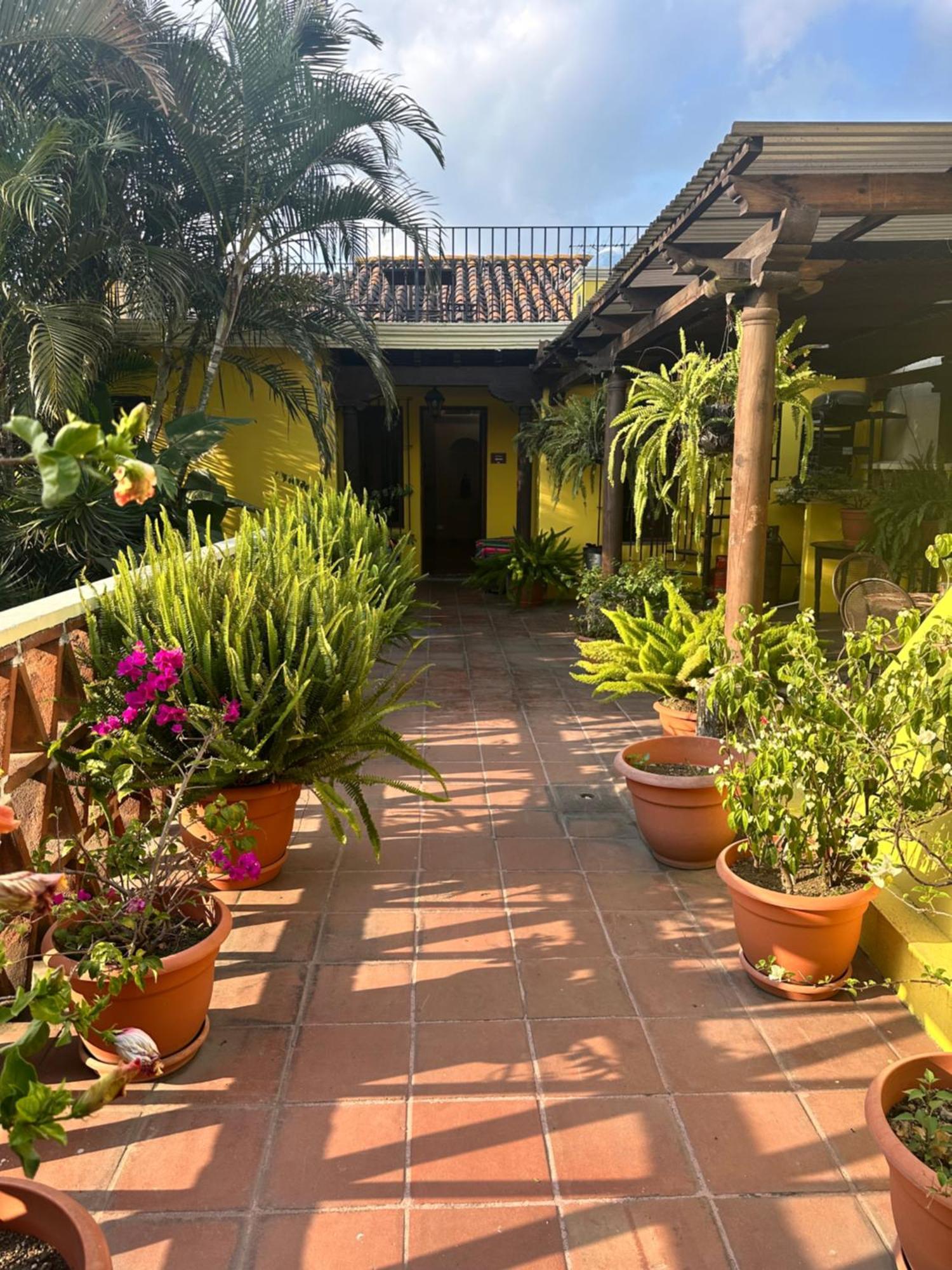 Don Valentino Hotel Antigua Exterior foto