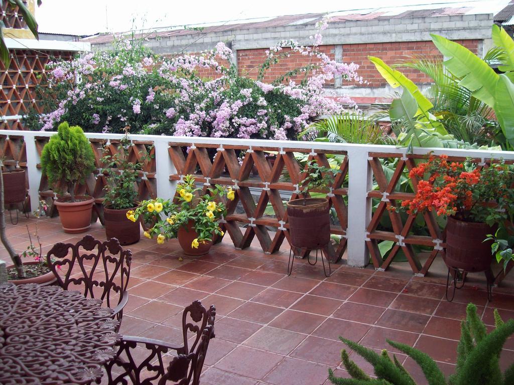 Don Valentino Hotel Antigua Exterior foto